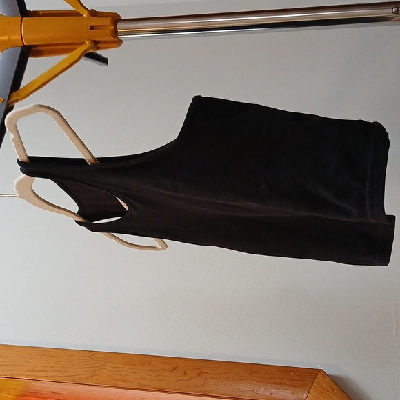 Vuori Elevation Plyo Tank Top - Picture 9 of 16